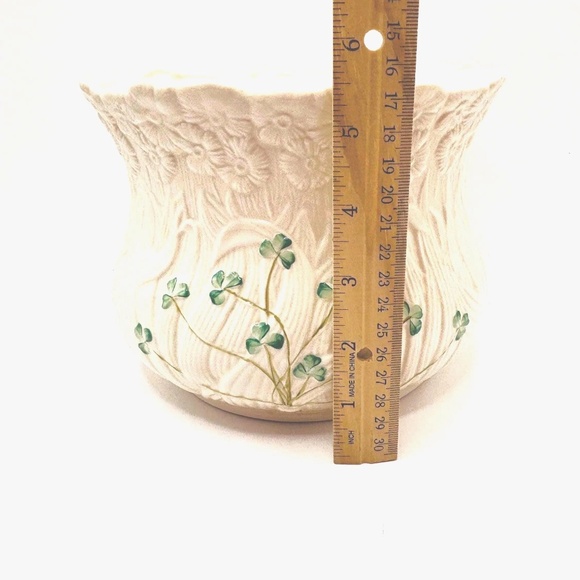 Belleek Pottery Four Leaf Clover Island Vase & Daisy Planter - Picture 5 of 13